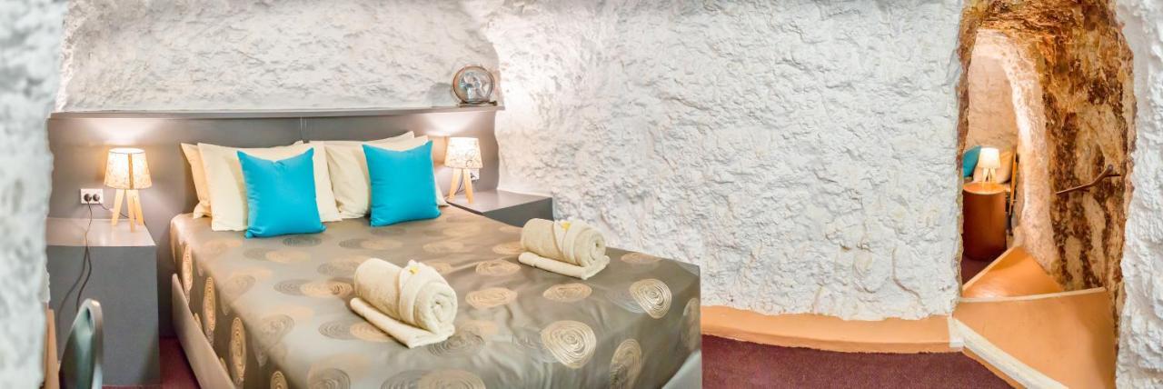White Cliffs Underground Motel Екстер'єр фото