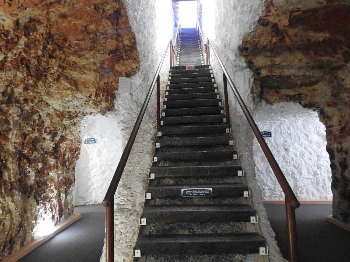 White Cliffs Underground Motel Екстер'єр фото