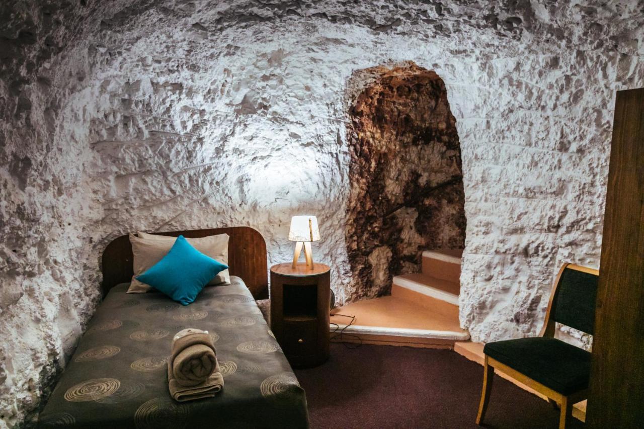 White Cliffs Underground Motel Екстер'єр фото
