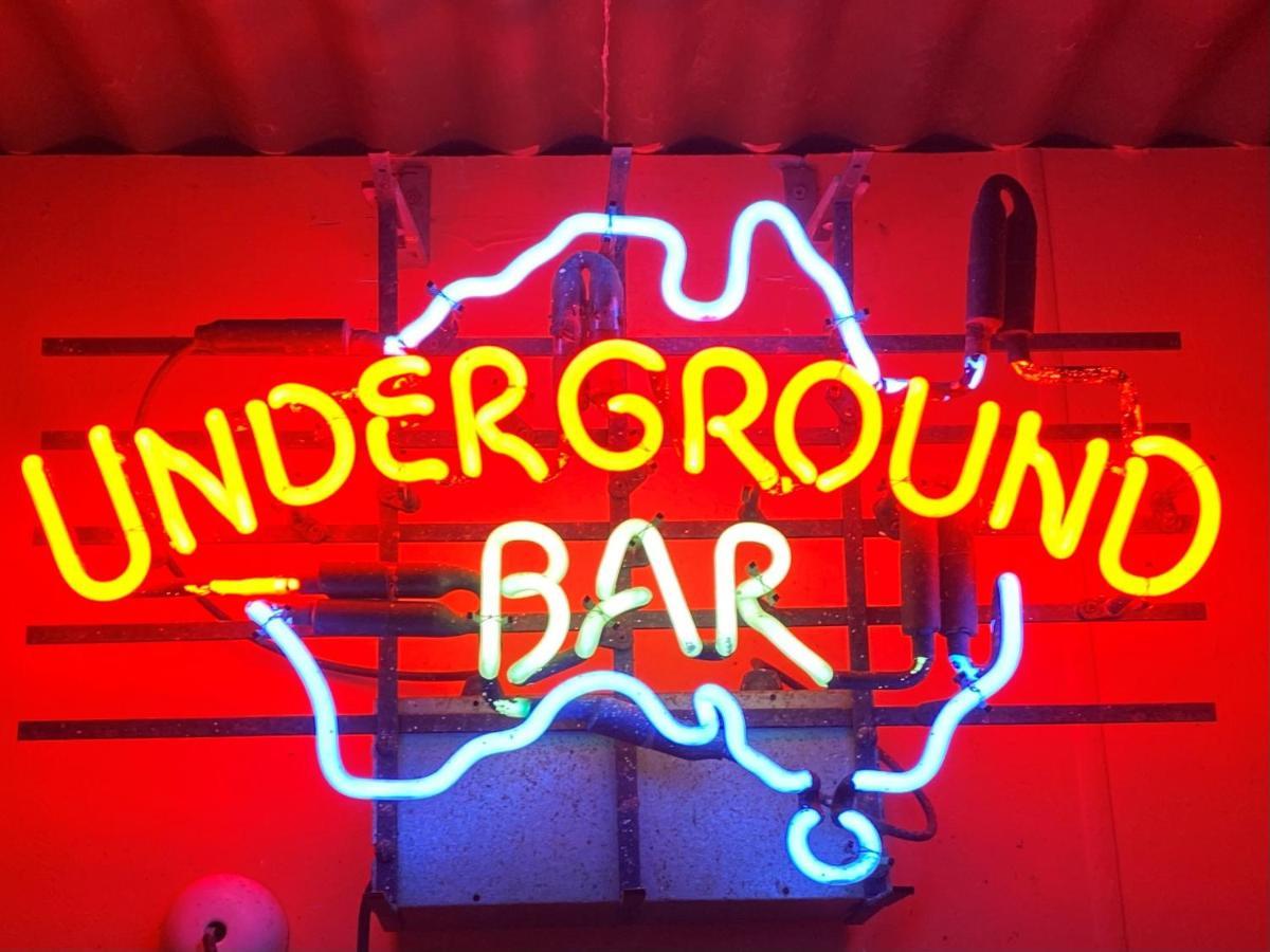 White Cliffs Underground Motel Екстер'єр фото